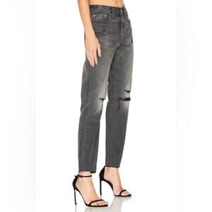 Levi’s Premium Wedgie Icon Jeans (size 28)